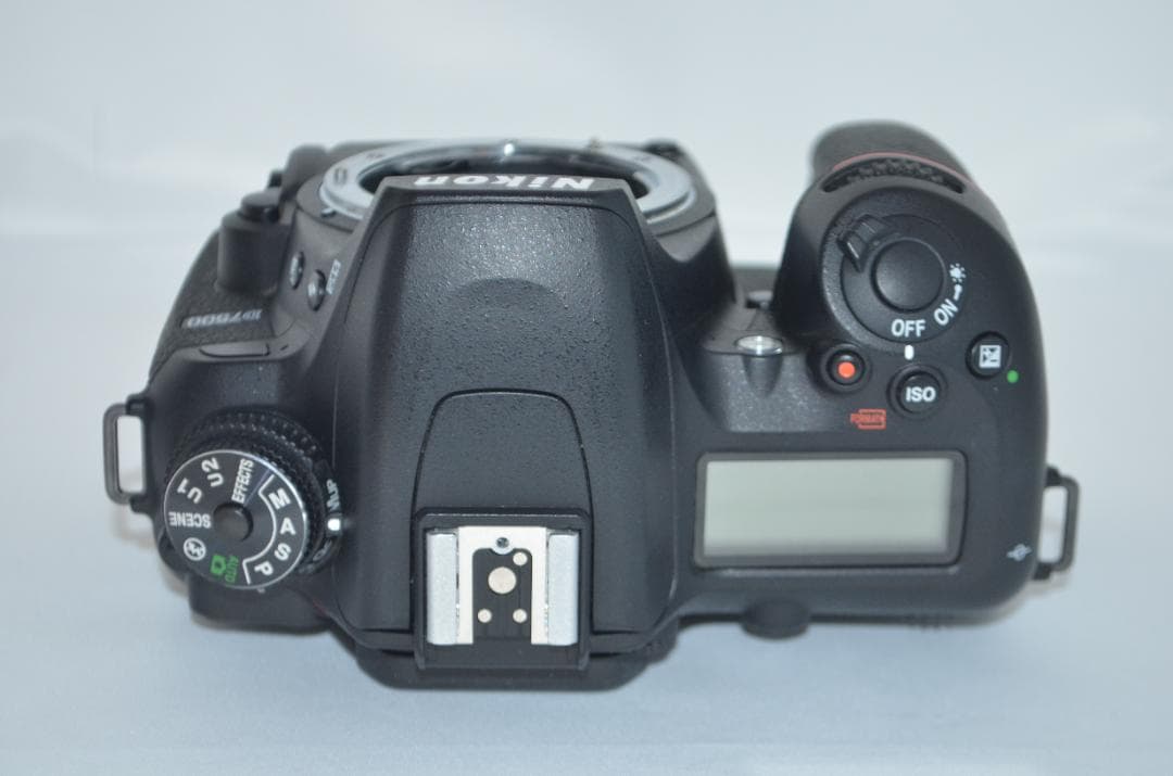 新品級　シャッター数7100回以下 Nikon D7500☆Wi-Fi搭載