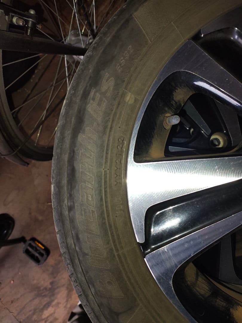 【値下げしました】フリードGB7 ホイール　タイヤ　185/65/15