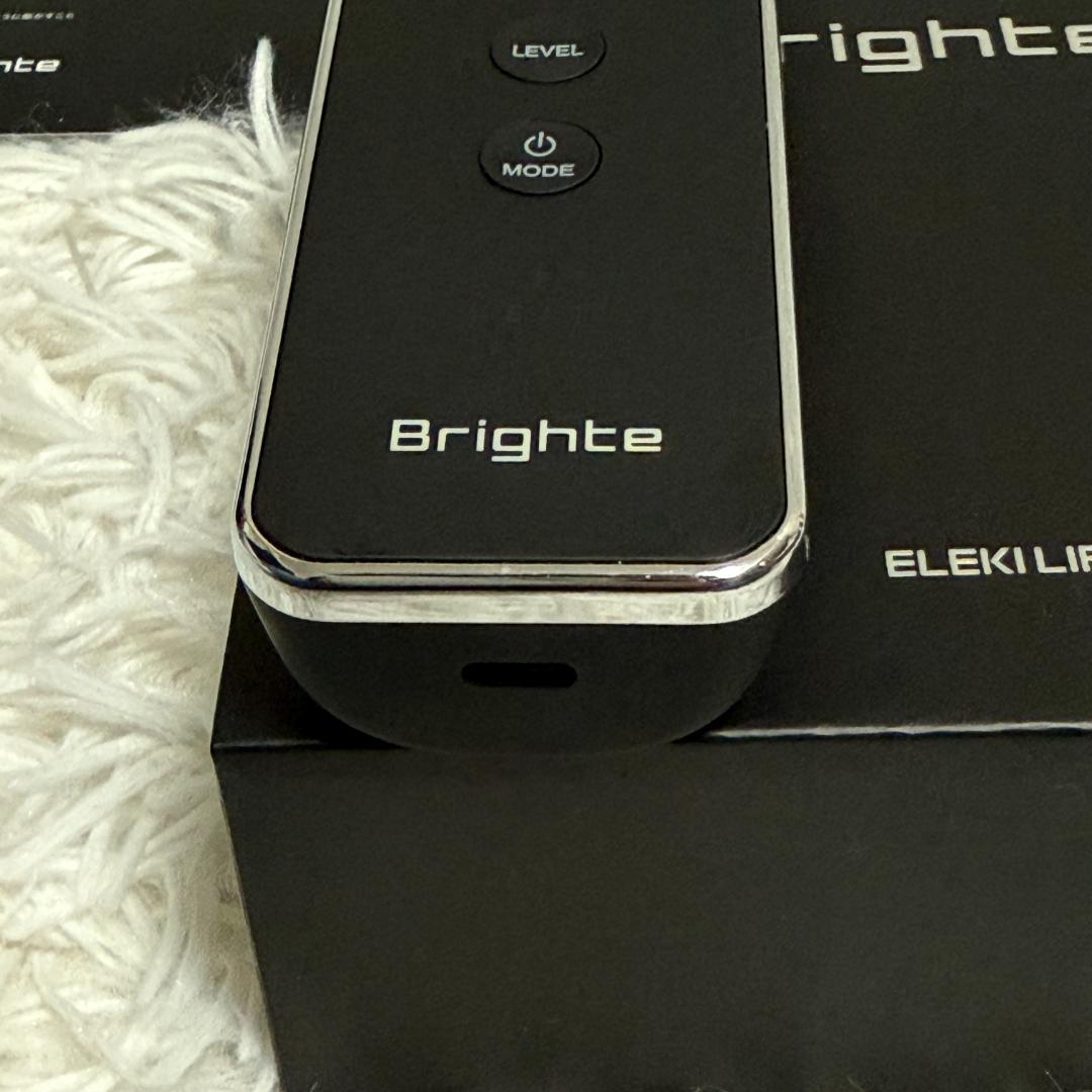サ*ー様 【未開封ジェル付き】Brighte ブライト エレキリフト 美顔器