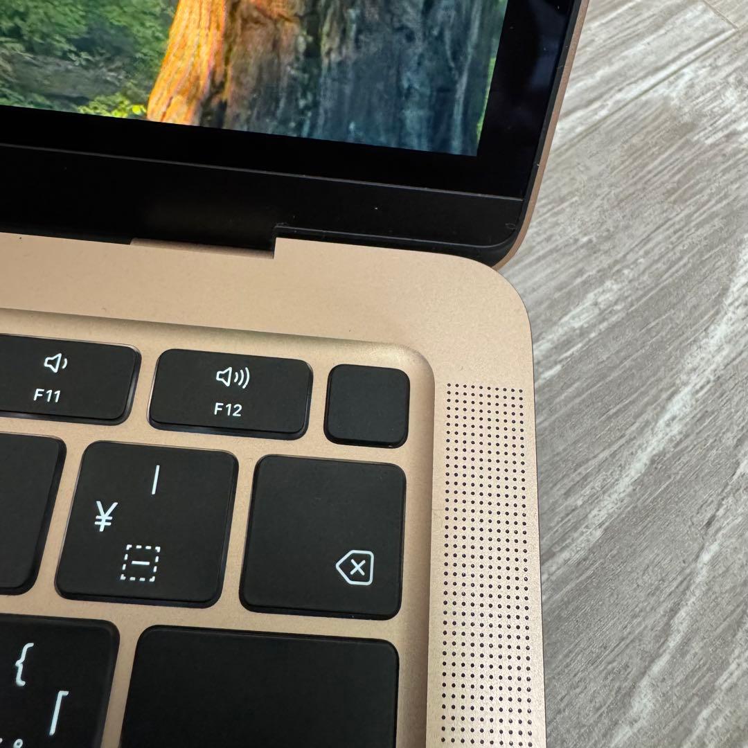 美品 MacBook Air M1チップ 充電数9回『容量100％』