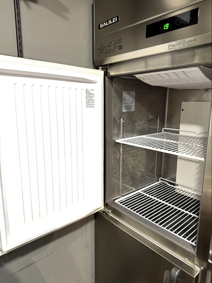 【引取り限定！】業務用冷凍庫（フクシマガリレイ）GRN-062FM縦型美品