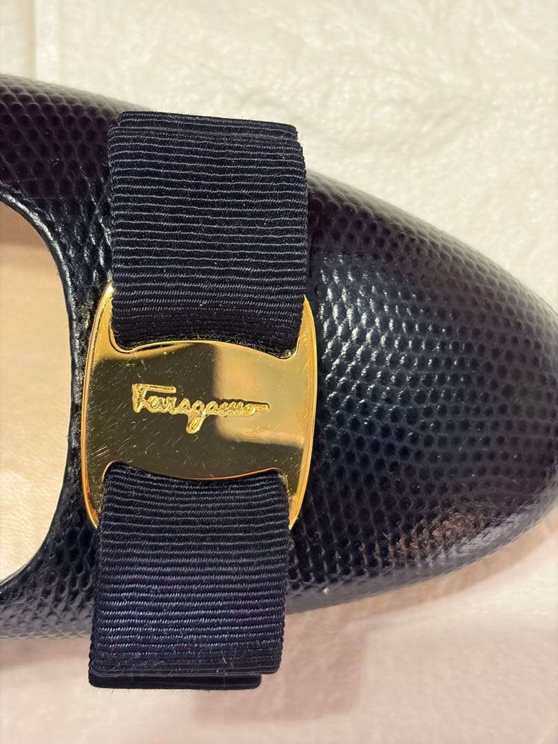 #美品Salvatore Ferragamo 型押しレザー ブラックパンプス#7