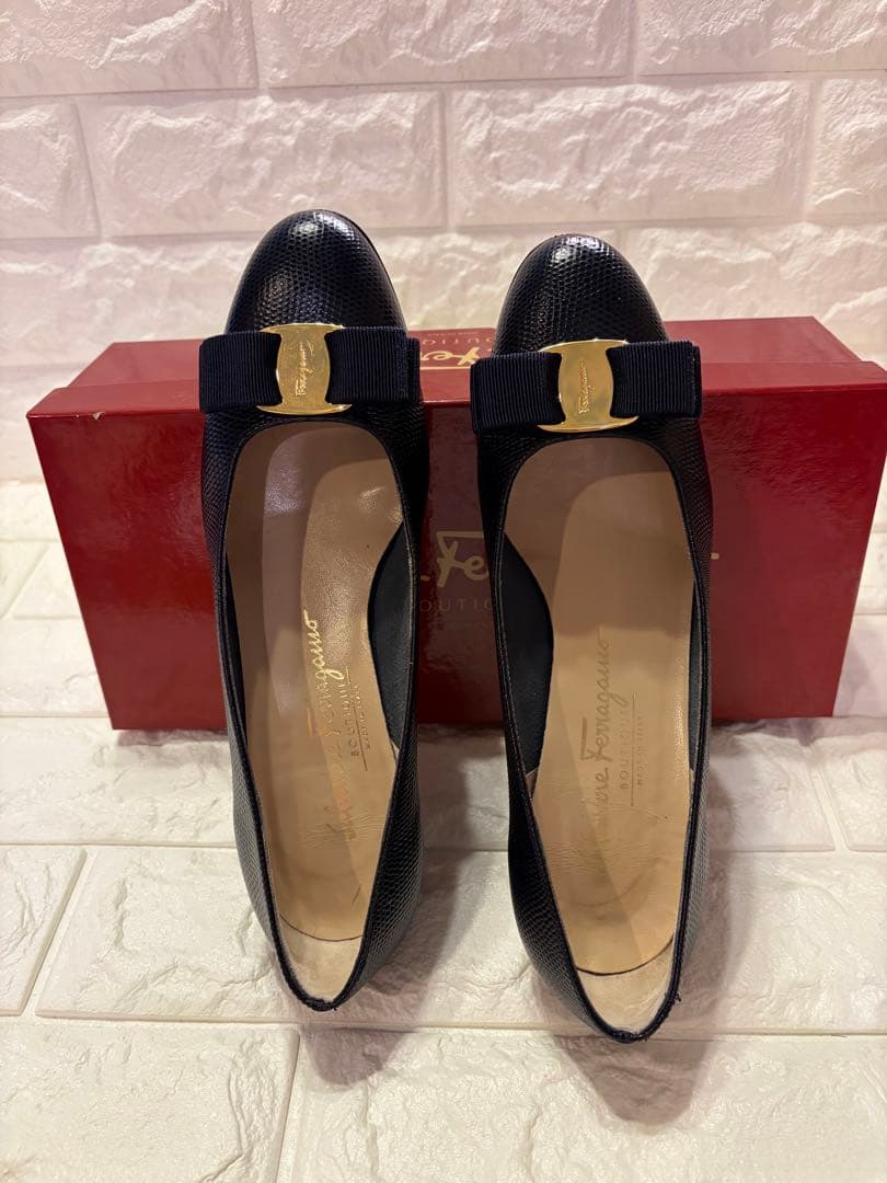 #美品Salvatore Ferragamo 型押しレザー ブラックパンプス#7