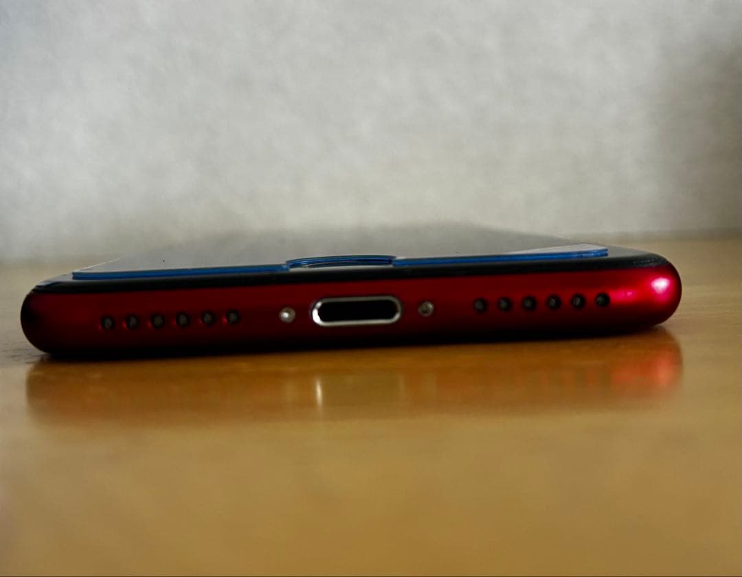 Apple iPhone SE (第2世代) PRODUCT(RED) 本体