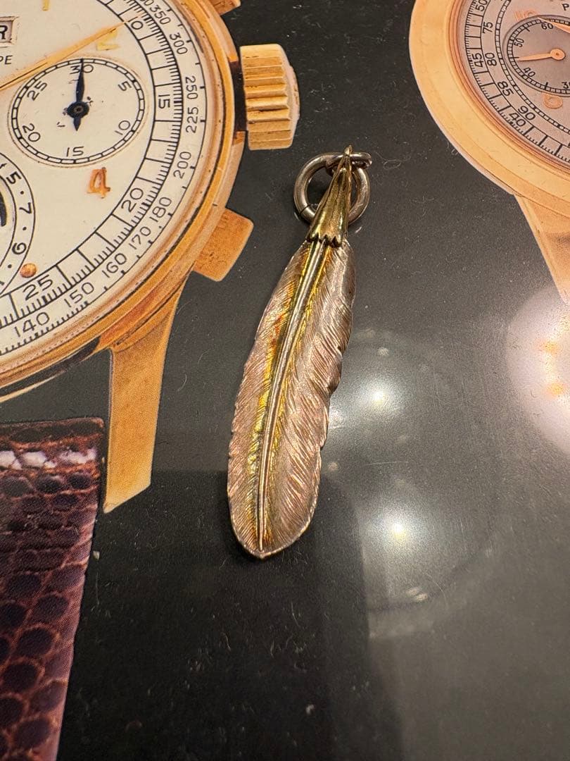 ラリースミス NO. 49 18K イーグルヘッドフェザーペンダントトップ