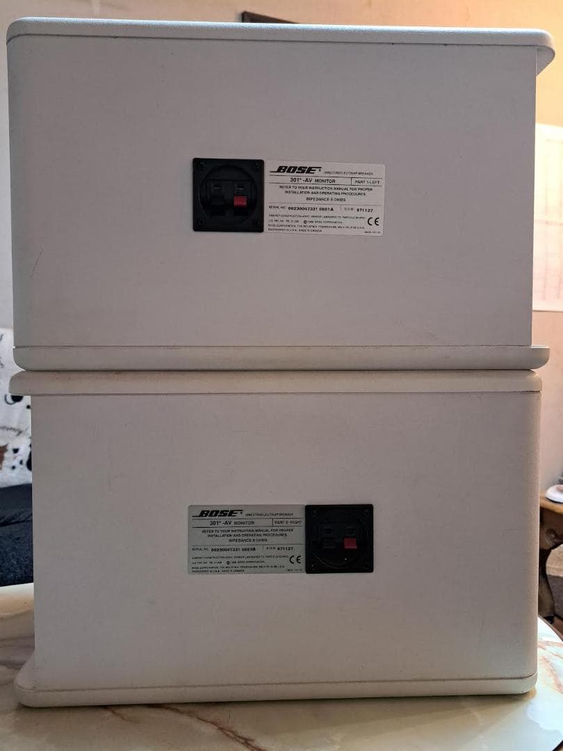 BOSE★ホワイトL/Rペア 音出しOK ★301-AV MONITOR★