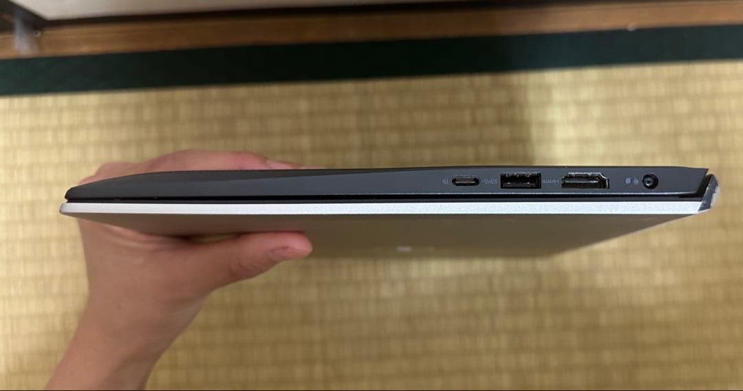 Dell Vostro 5300. Core i5-10210u.メモリ 8gb