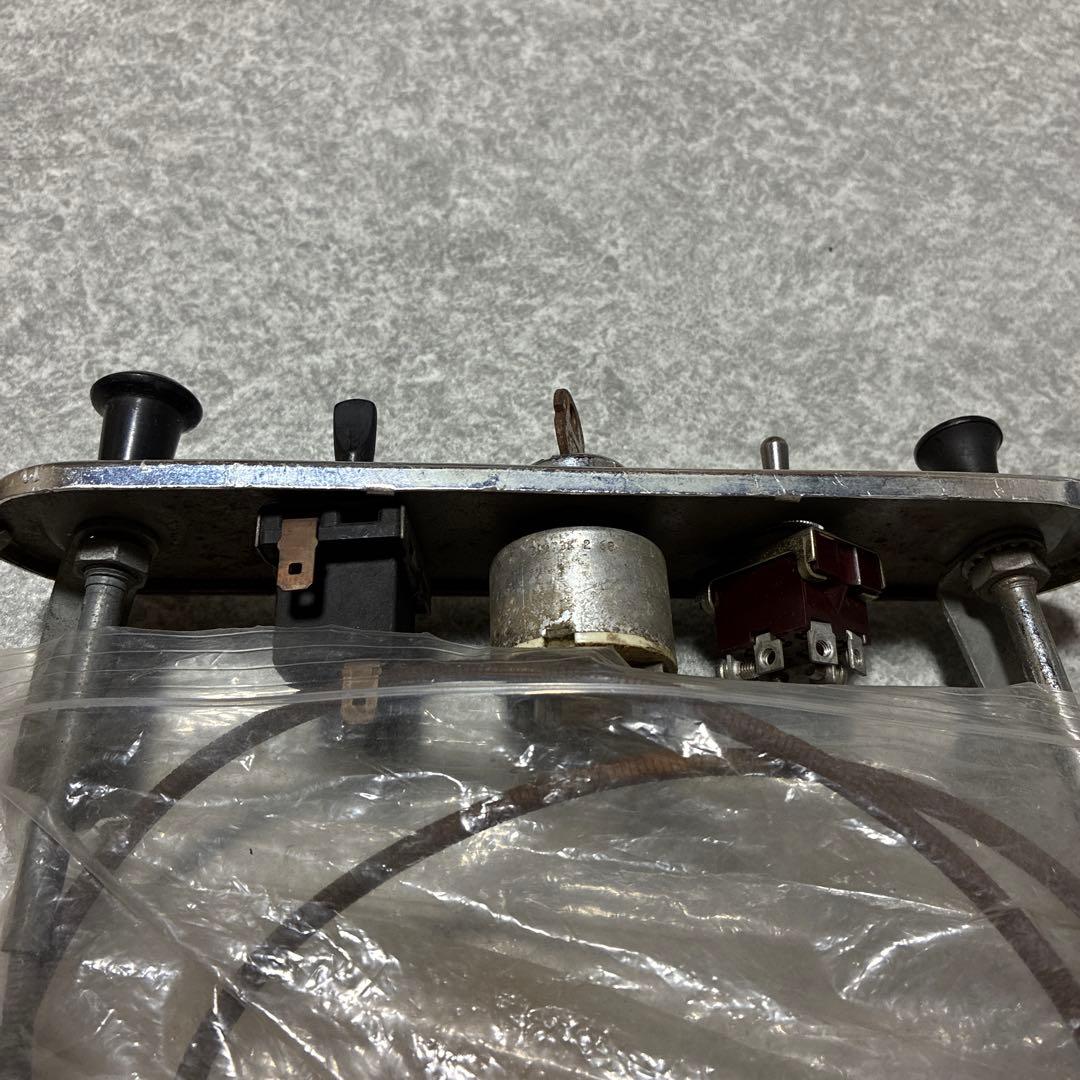 ローバーミニクラシック、センタースイッチパネル！ イグニッションキー付き