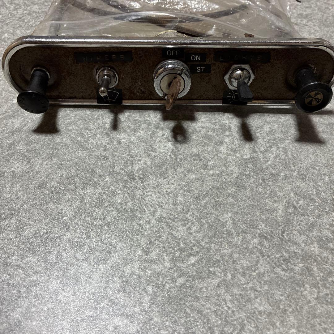 ローバーミニクラシック、センタースイッチパネル！ イグニッションキー付き