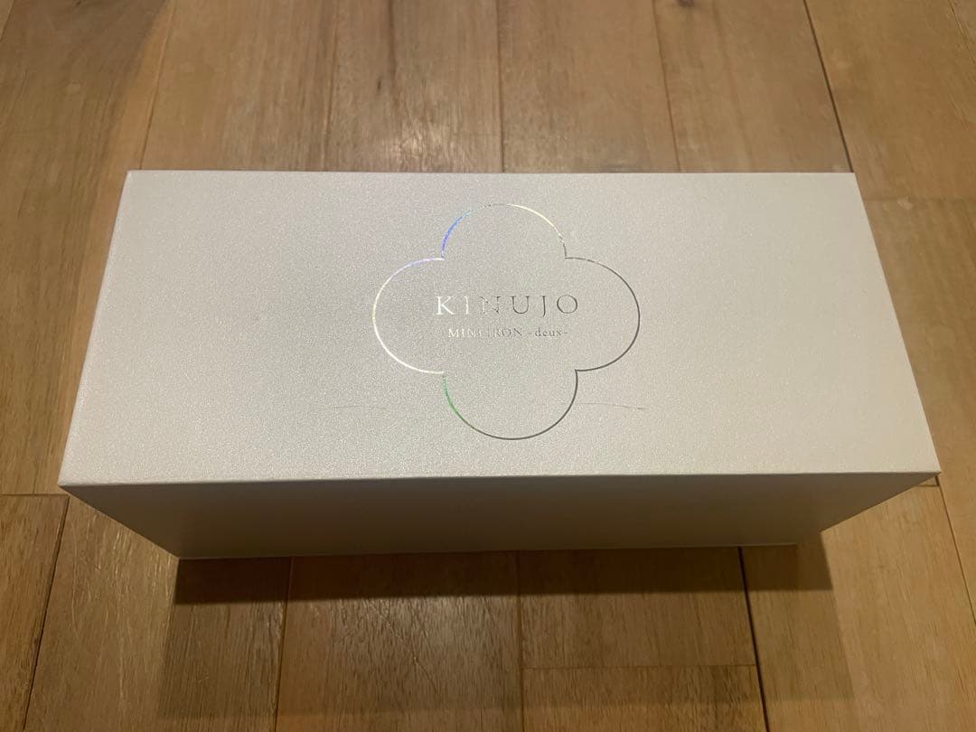 【新品未使用】KINUJO ストレートミニアイロン KM001 ケース付