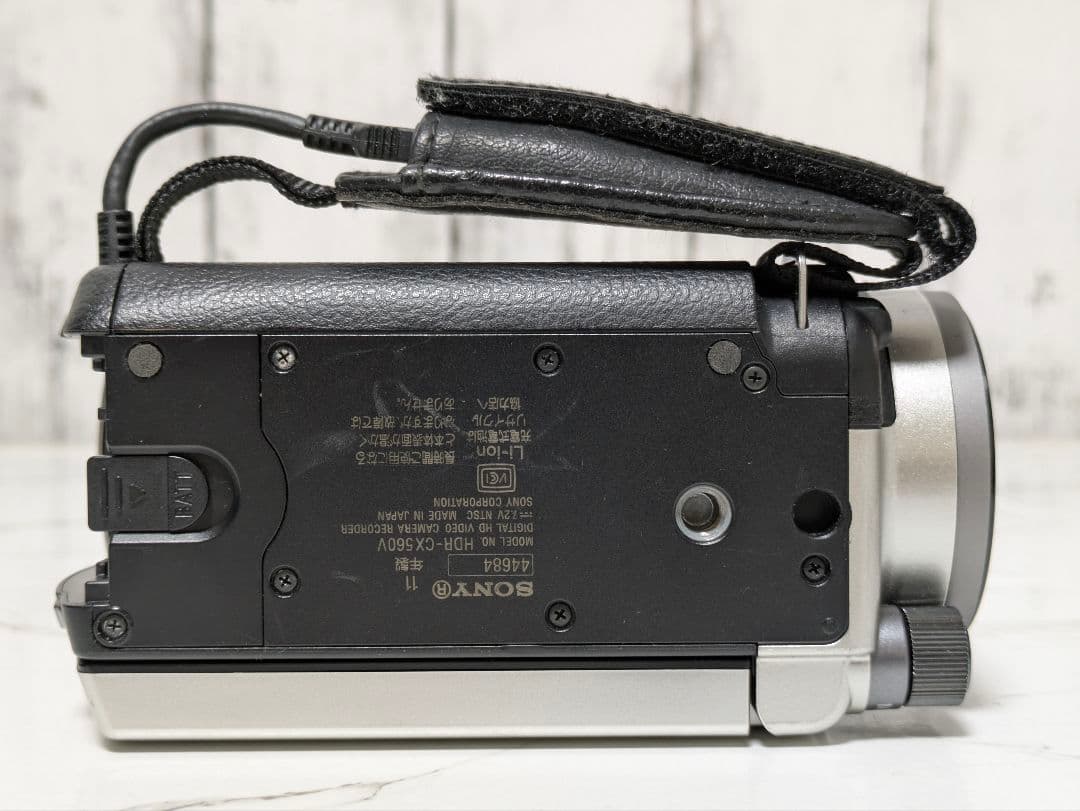 ② SONY　HDR-CX560V