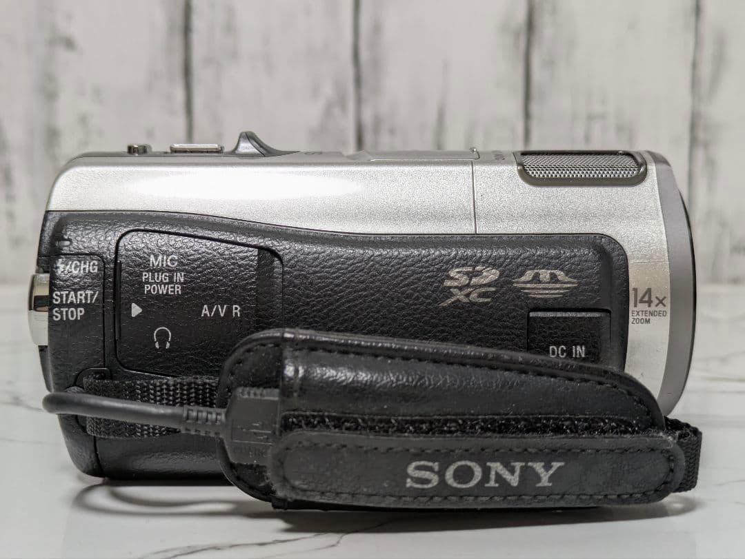 ② SONY　HDR-CX560V