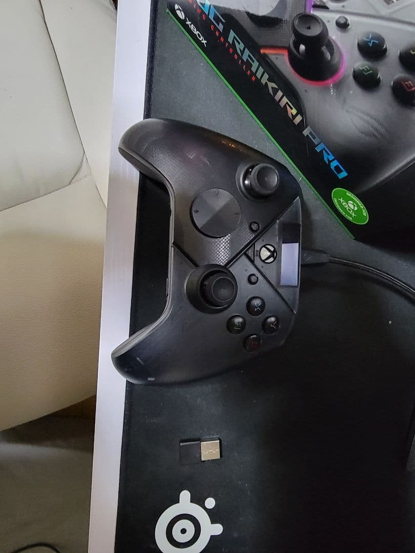 ROG Raikiri Pro Xbox用コントローラー