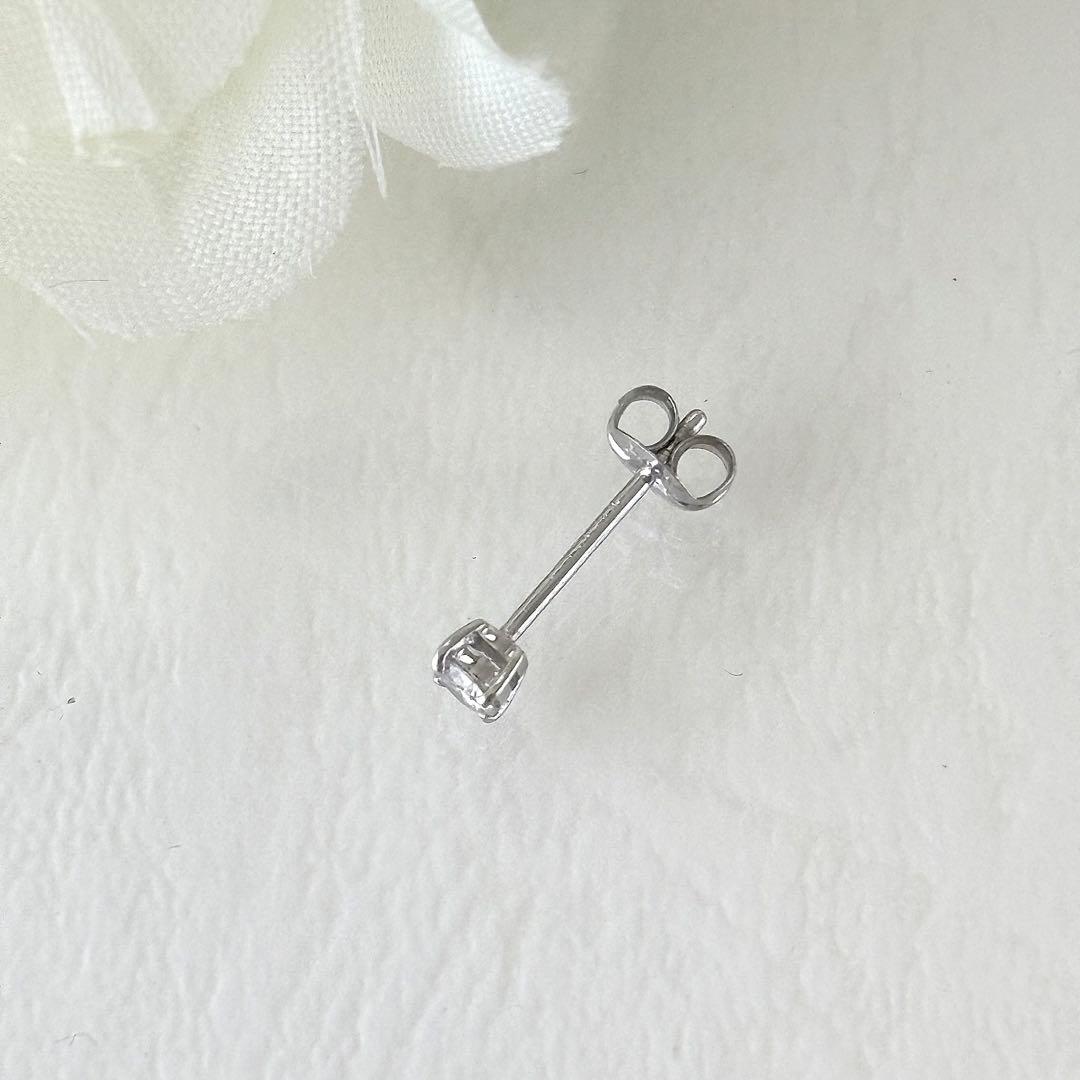 376【ポンテヴェキオ】Pt900 ダイヤモンド　0.10ct ピアス　片方