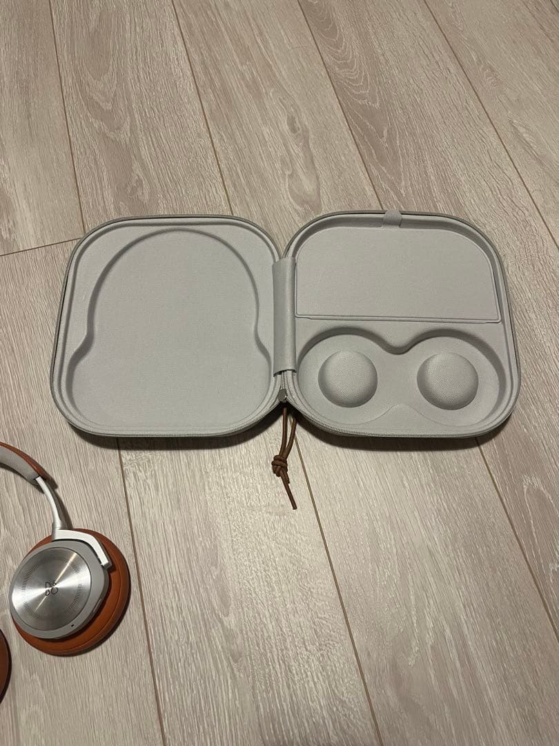 【未使用美品！】Bang & Olufsen ワイヤレスヘッドホン オレンジ