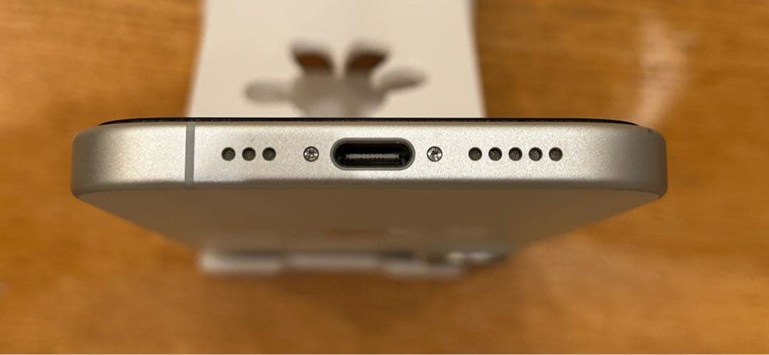 極美品 Apple iPhone16 ホワイト 本体　128GB SIMフリー