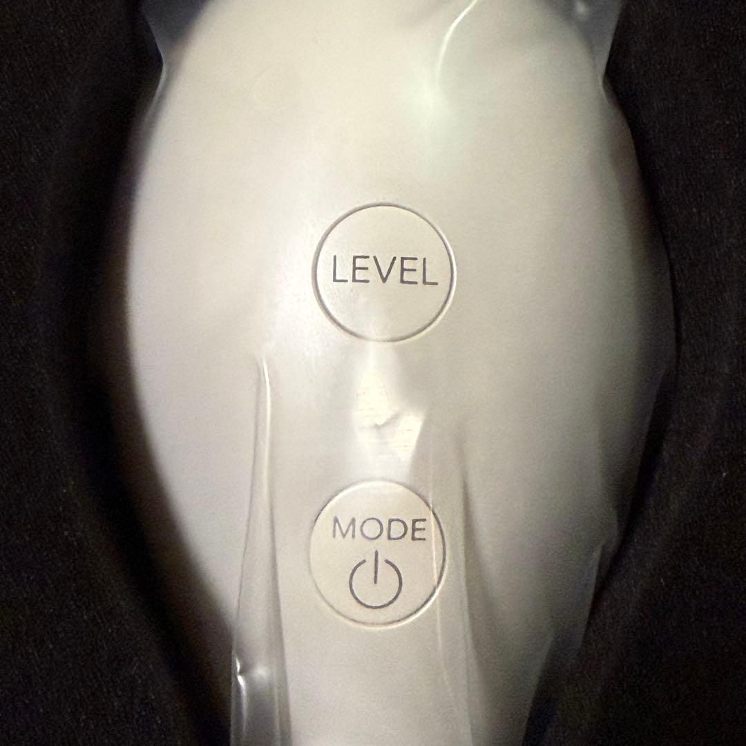 新品未使用！エイミー　ビーブラッシュ　美顔器　防水　顔・頭皮・目もとトータルケア