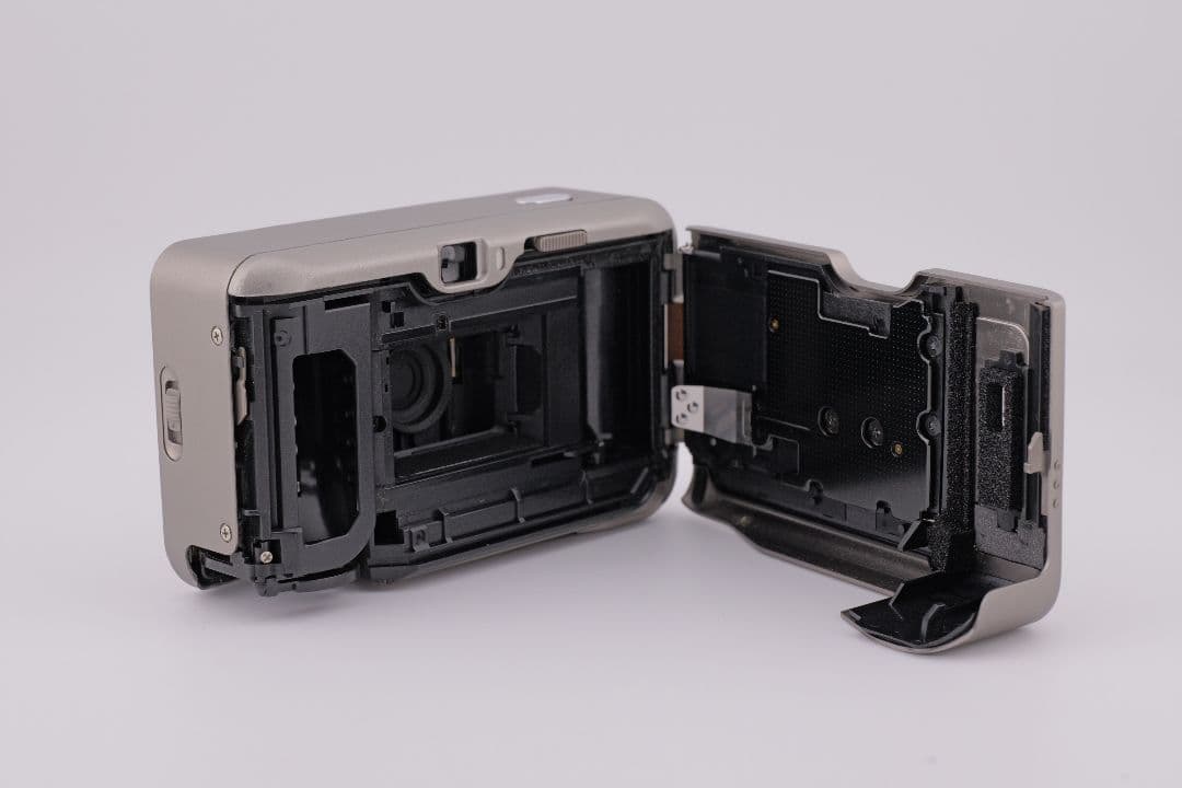 フィルムカメラ FUJIFILM TIARA