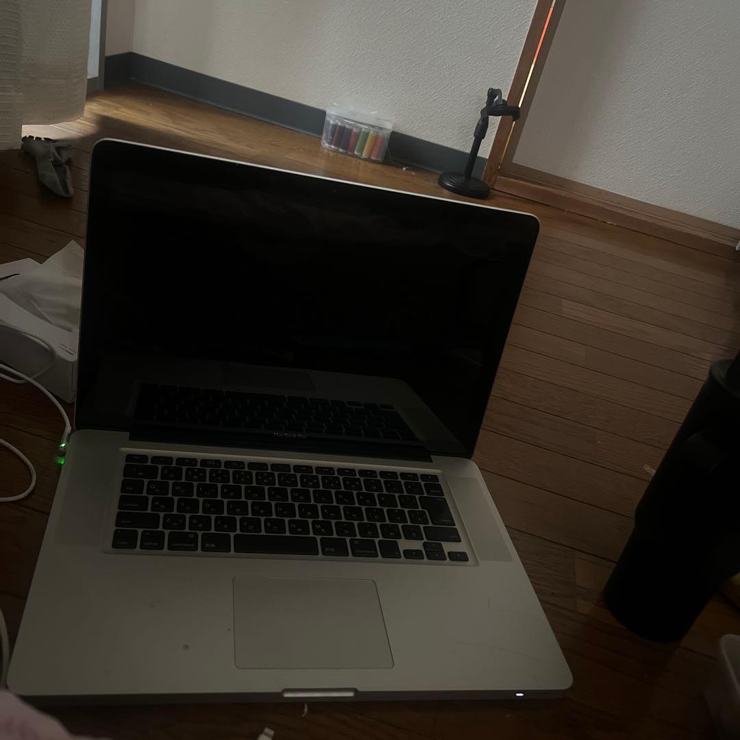 MacBook Pro 15インチ シルバー