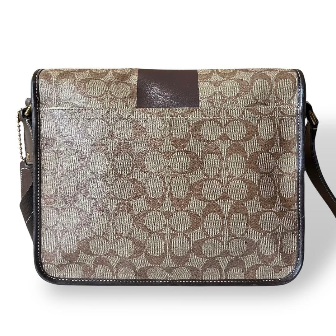 極美品✨ コーチ ショルダーバッグ メッセンジャーバッグ シグネチャー PVC