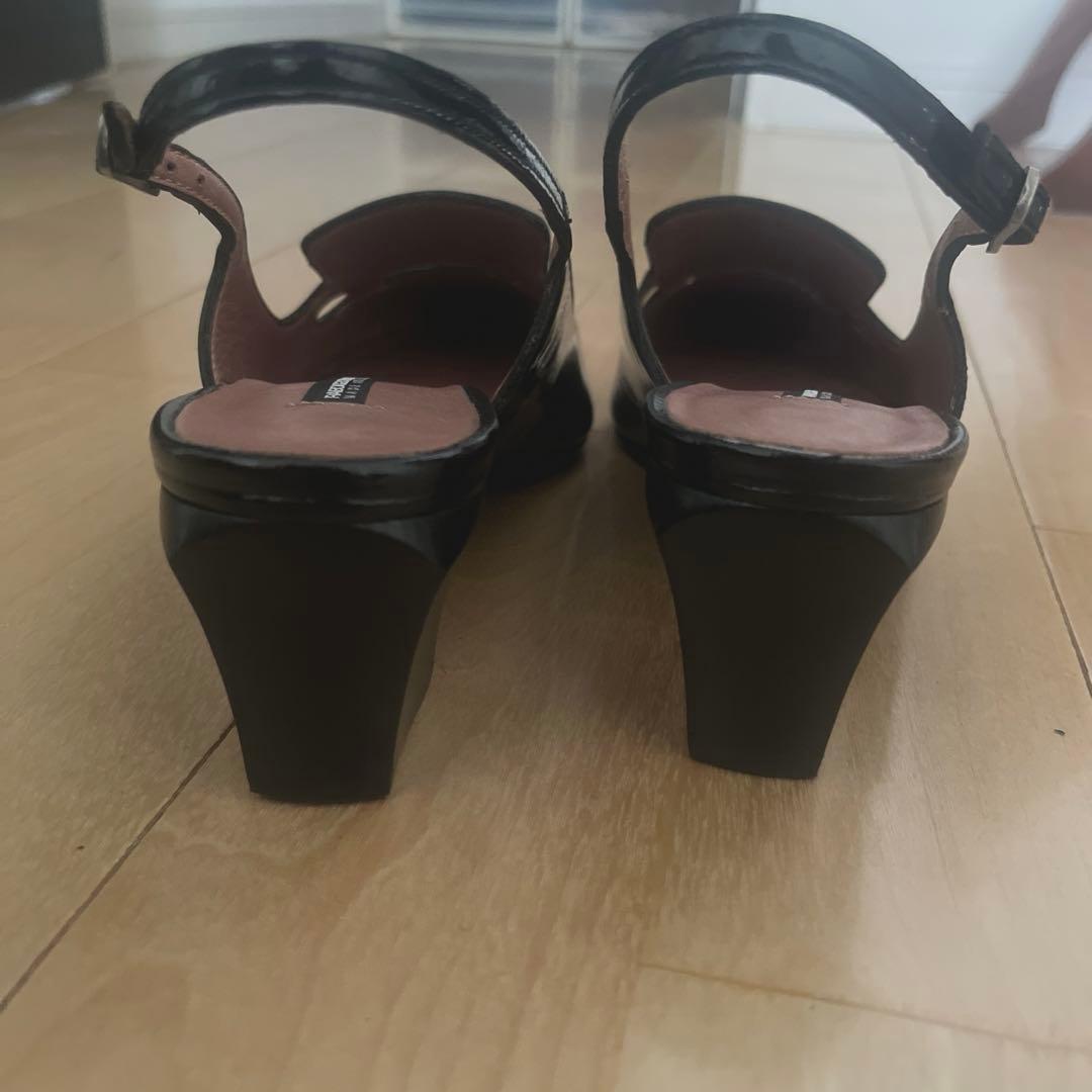 美品　RABOKIGOSHI works ストラップ付きパンプス　24.5