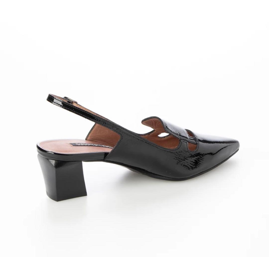 美品　RABOKIGOSHI works ストラップ付きパンプス　24.5