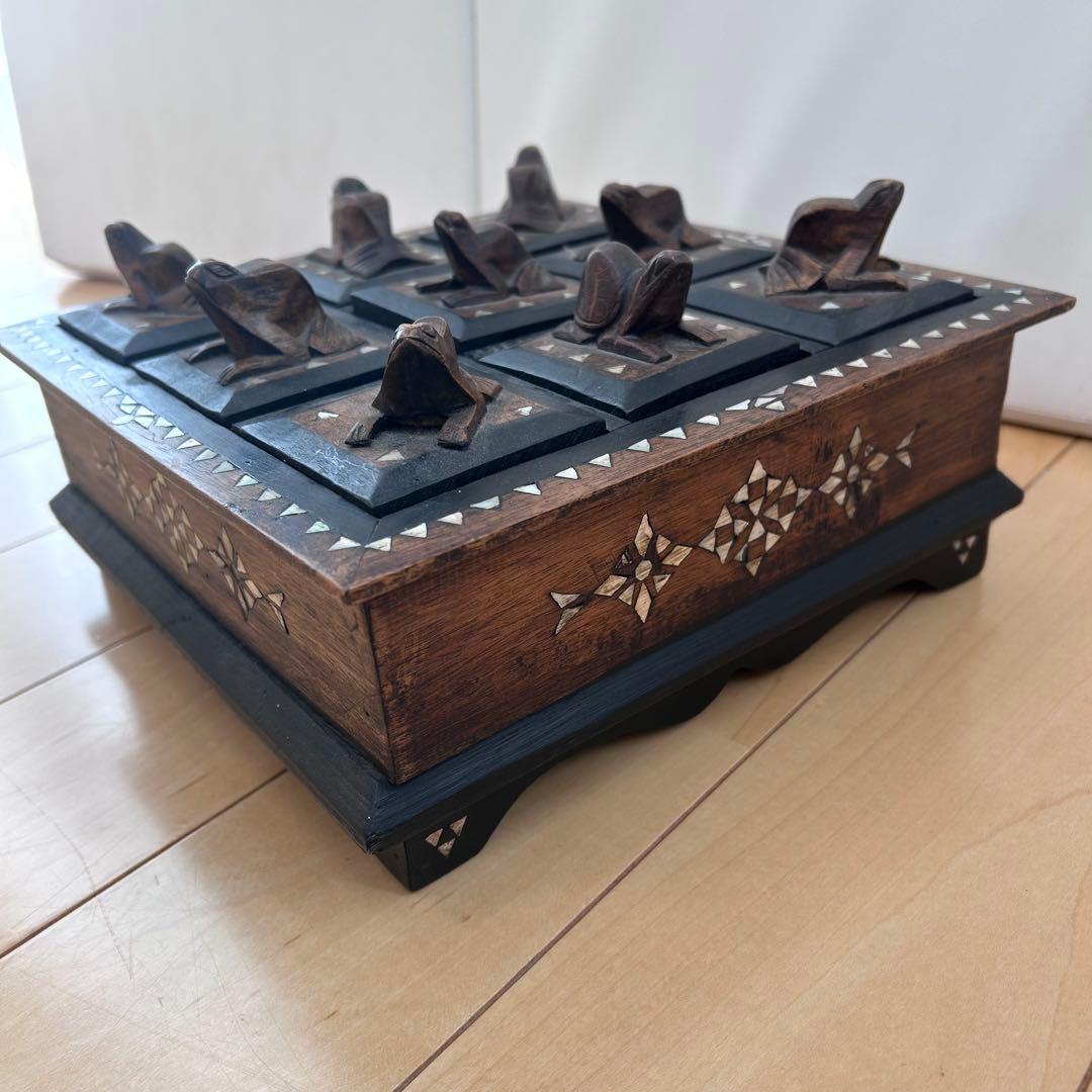 ヴィンテージ　螺鈿細工　象嵌　カエル彫刻　薬箱　小物入れ　収納　アジアン