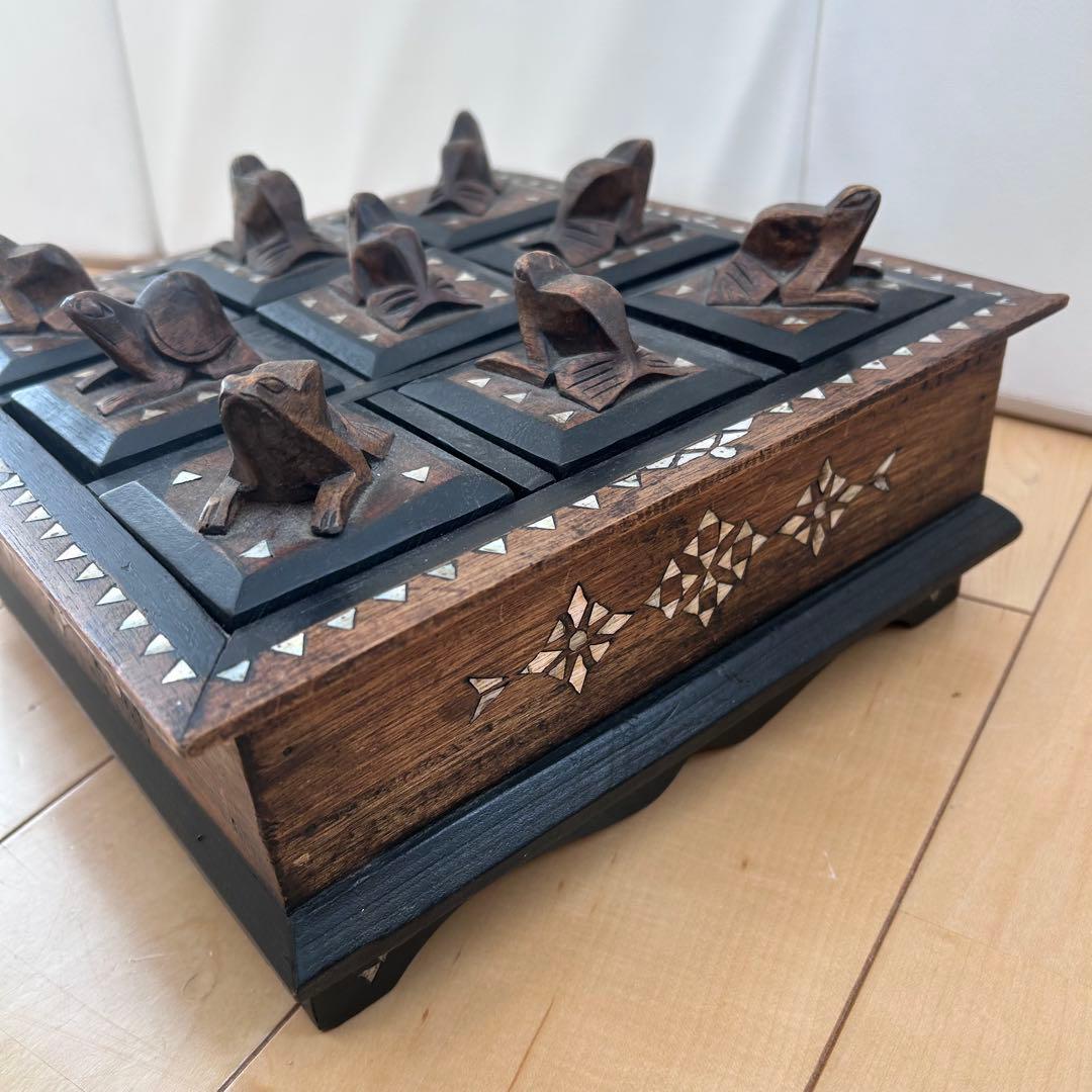 ヴィンテージ　螺鈿細工　象嵌　カエル彫刻　薬箱　小物入れ　収納　アジアン