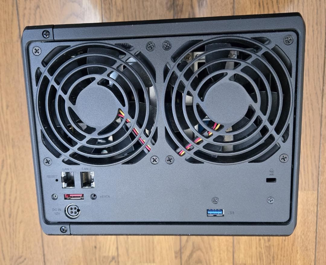 Synology DS920+ NAS 4ベイ