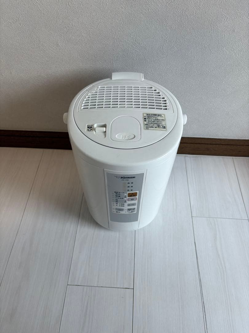 【インフルエンザ対策】象印 置き型加湿器 ホワイト　EE-RM