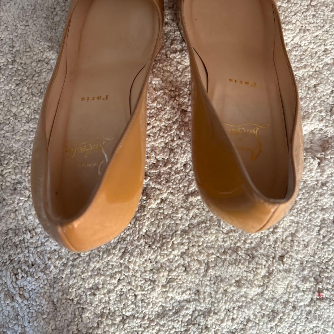 【難あり値下げ】クリスチャンルブタン　ベージュ　パンプス　39