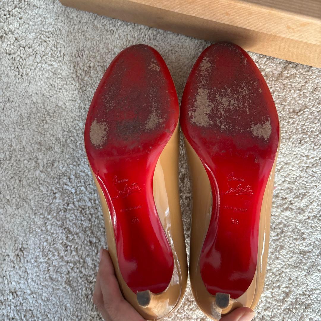 【難あり値下げ】クリスチャンルブタン　ベージュ　パンプス　39