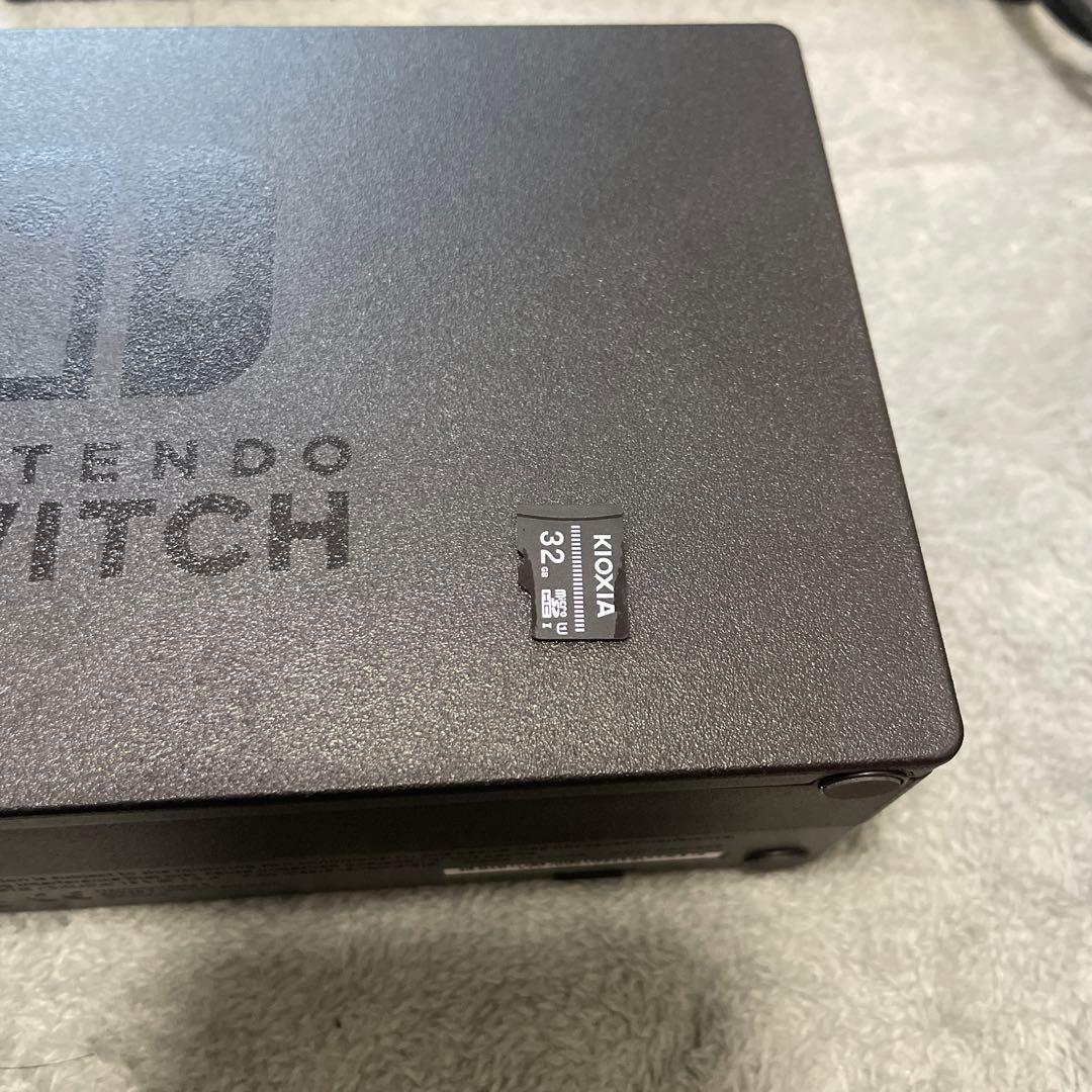 Nintendo Switch 本体 付属品付き　SDカードもあり