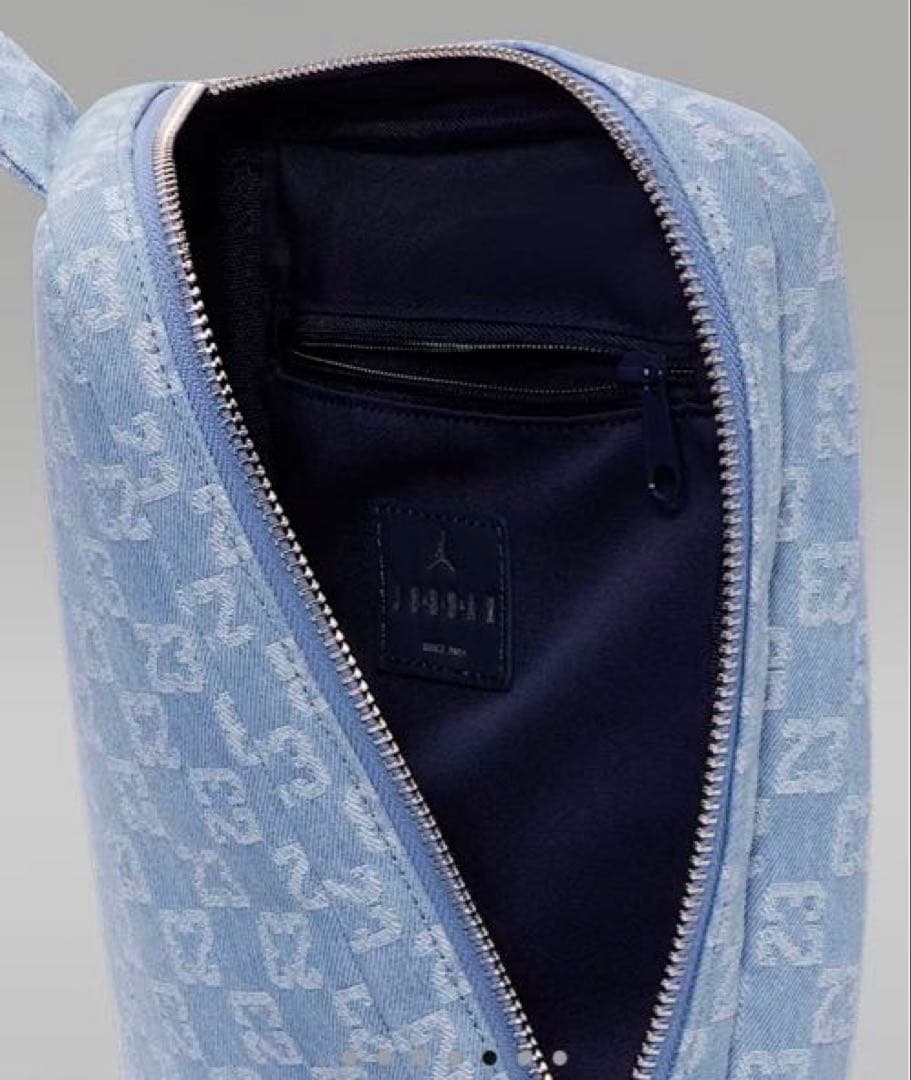 【新品 未使用】NIKE JORDAN モノグラム スリングバッグ　デニム