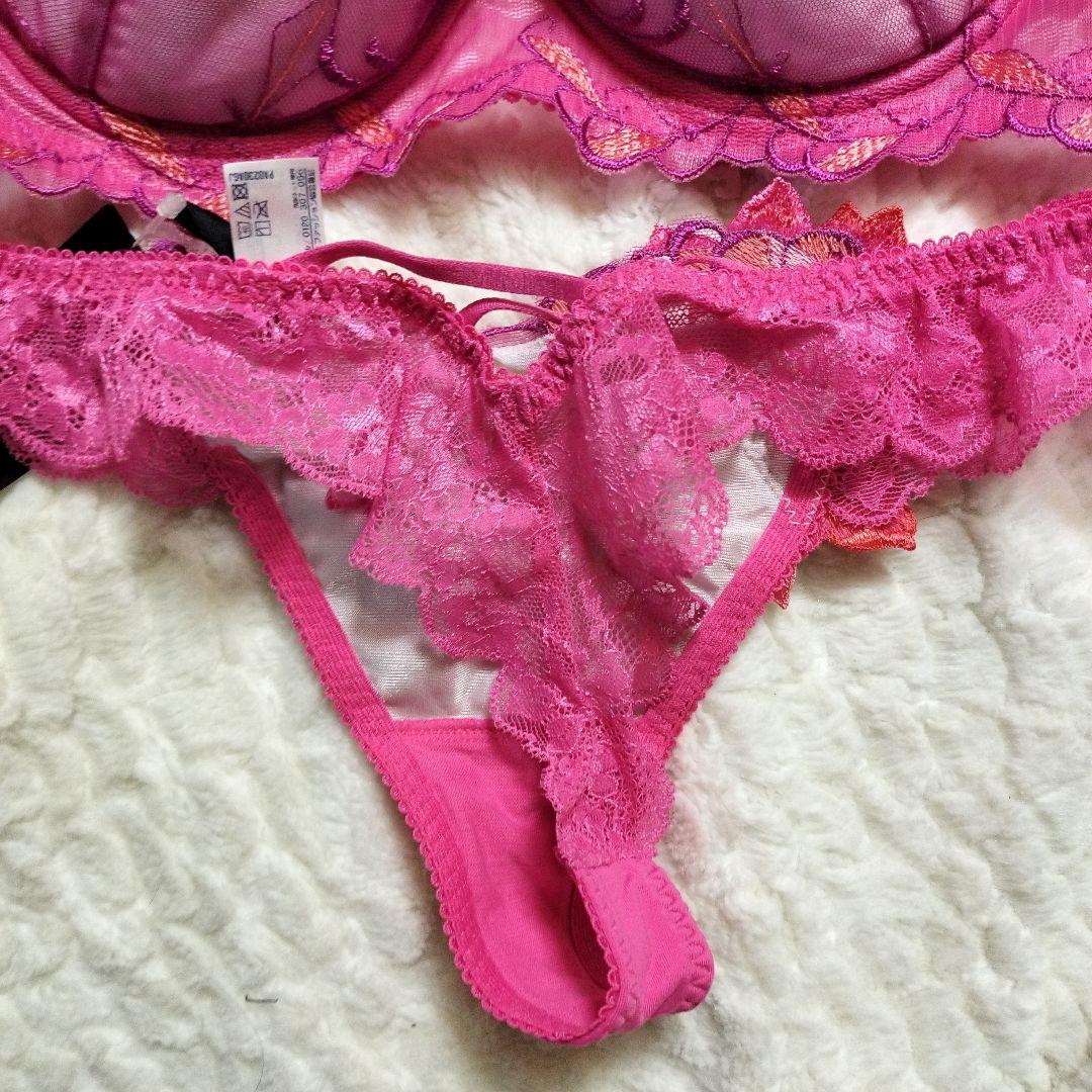 サルートピンク 花柄刺繍 ブラショーツセットE70 L即購入◎☆お値下げ不可