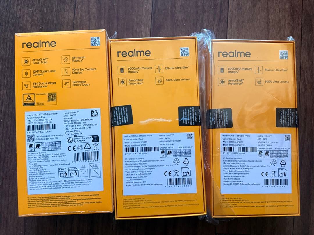 Note 70T4/64 2台、Note 60 blue 3/64 1台未開封