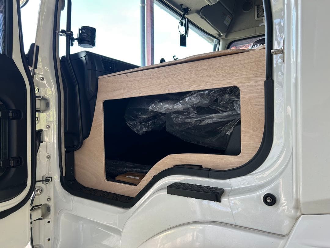 17スーパーグレート　助手席側　壁板　窓なし