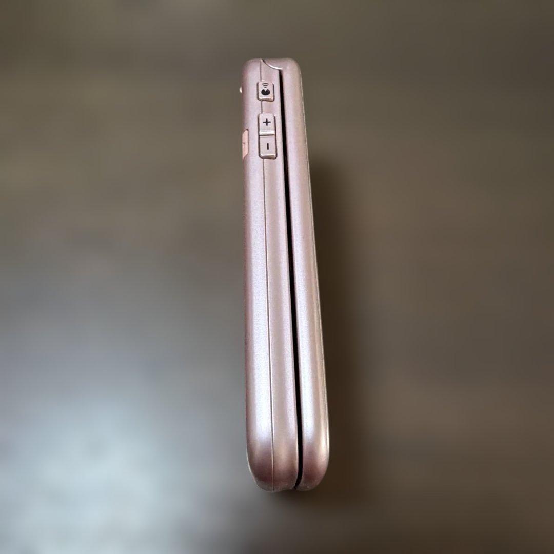 らくらくホン F-01M（ピンク色）