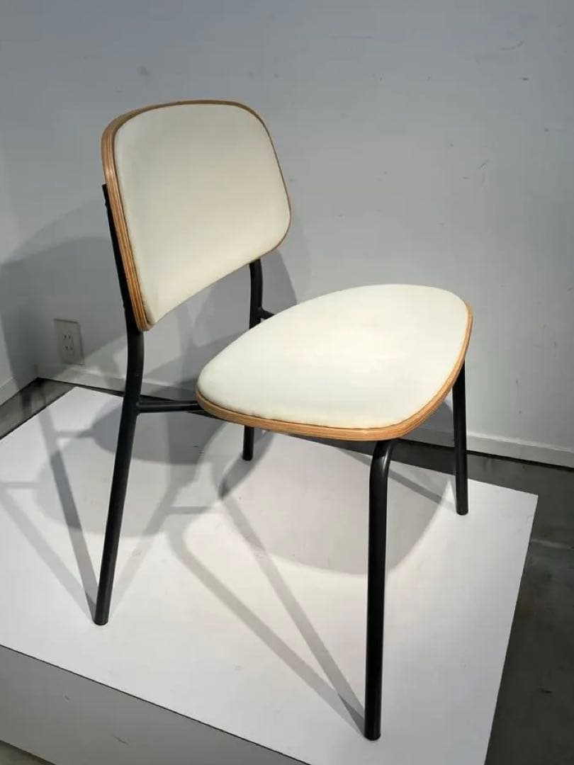 イノベーター エクタ チェア innovator Akta、北欧、アクタス