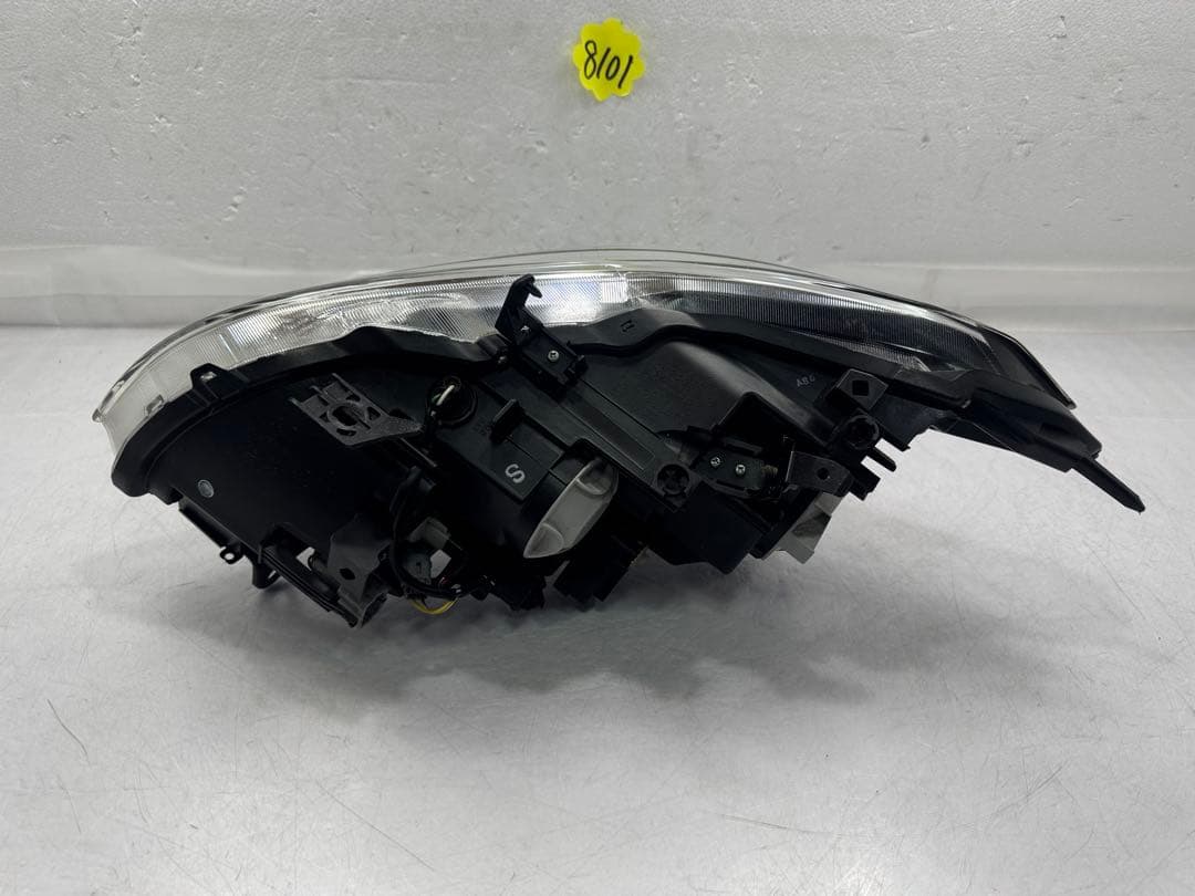 前期 HID Y51 フーガ/右ヘッドライト バラスト付