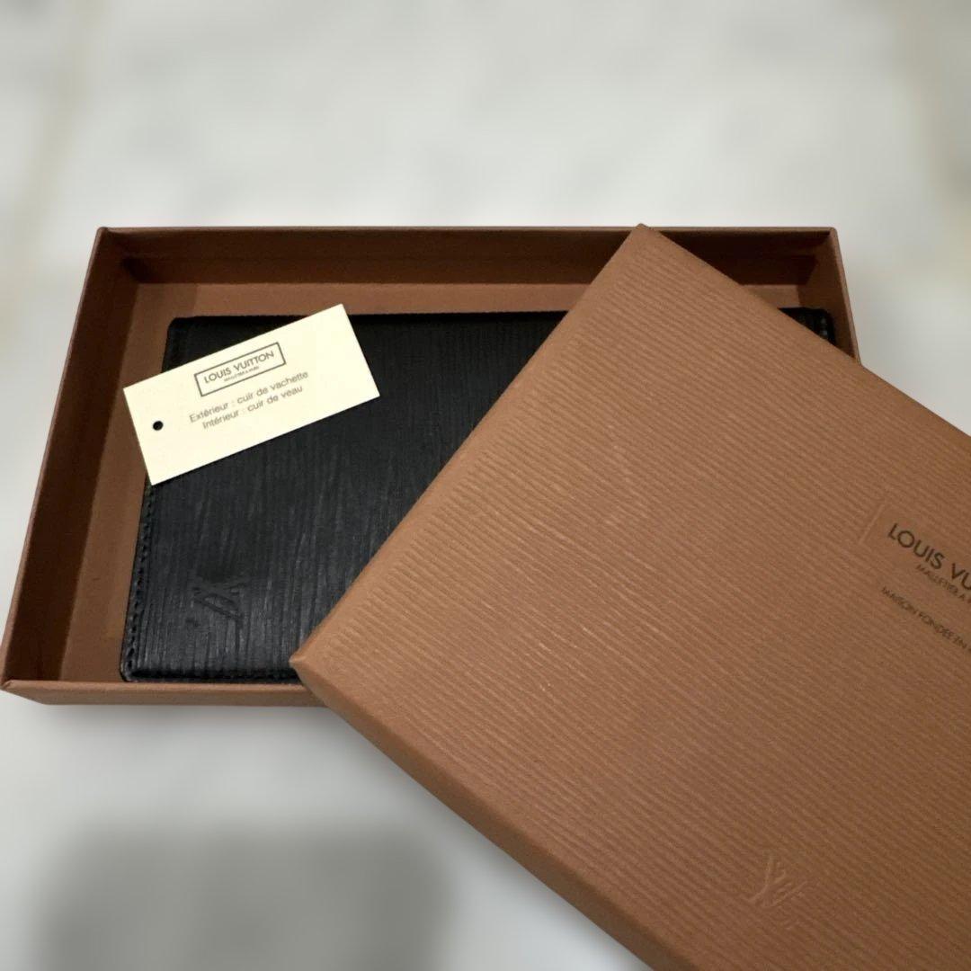 Louis Vuitton エピレザー ブラック長財布　カードケース