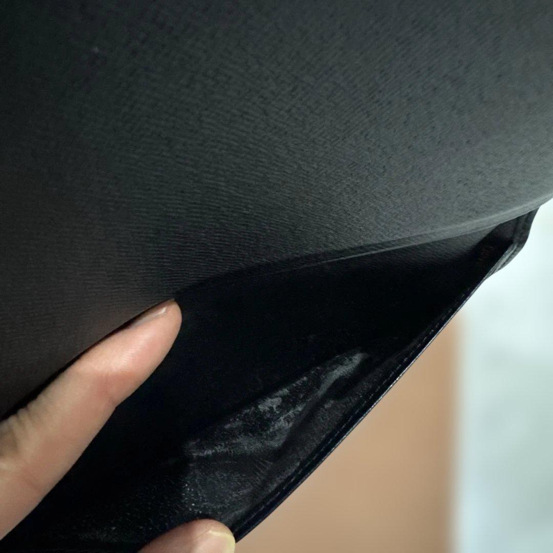 Louis Vuitton エピレザー ブラック長財布　カードケース