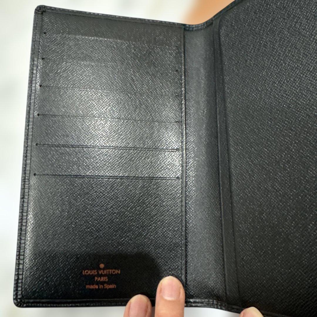 Louis Vuitton エピレザー ブラック長財布　カードケース