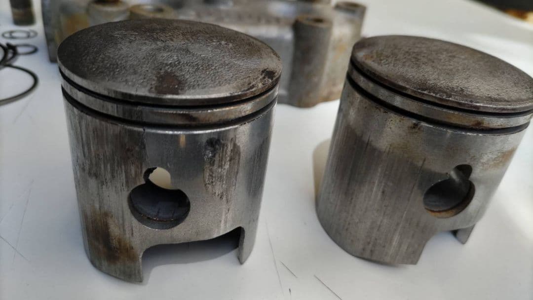 【kazu様　確認ページ】ジムニー 希少 ＬＪ20　シリンダヘッド　ピストン