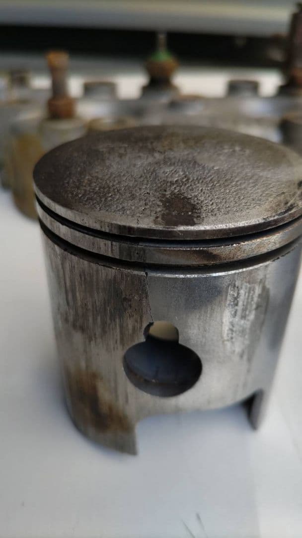 【kazu様　確認ページ】ジムニー 希少 ＬＪ20　シリンダヘッド　ピストン