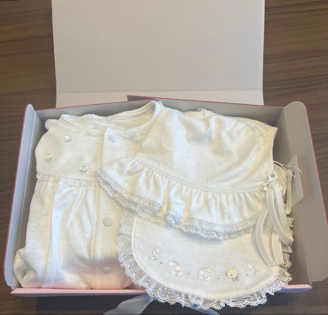 ベビードレス3点セット（ホワイト）　ファミリア