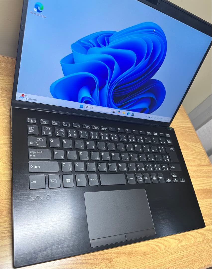 良品 VAIO Core i7gen11,画面 14inch 4K,メモ32Gb