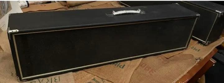 トールボーイ型スピーカー