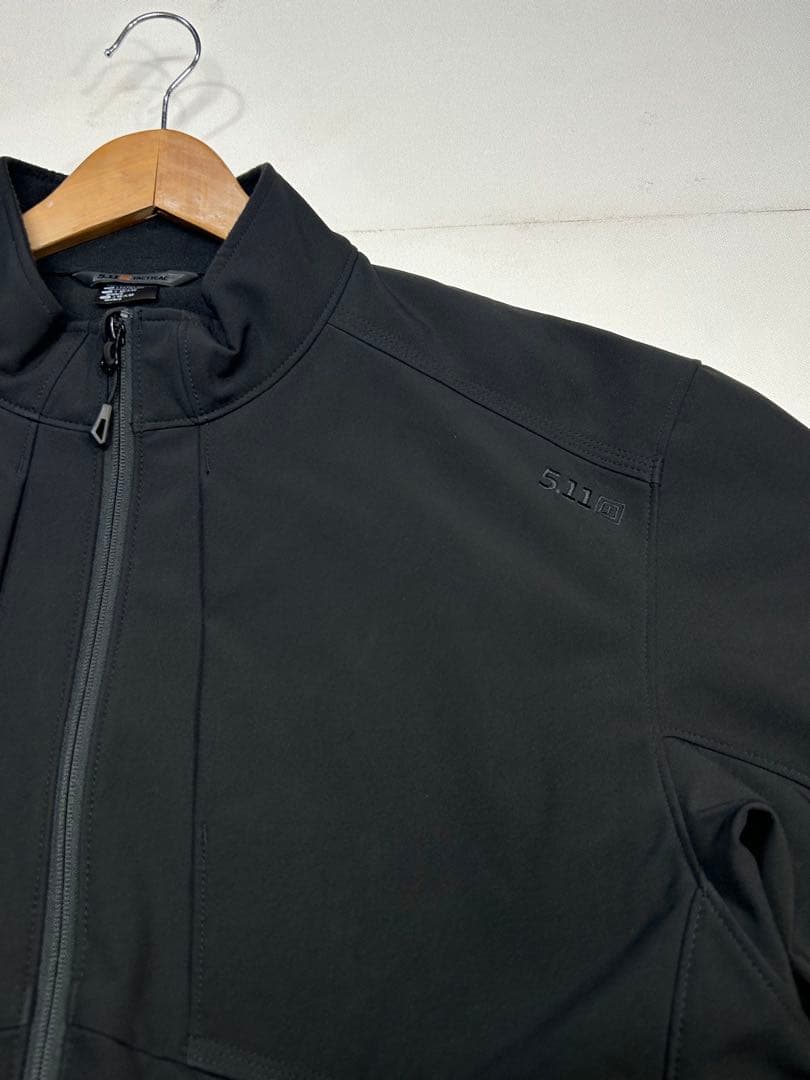 【米軍放出品　5.11 TACTICAL SERIESソフトシェルジャケット】