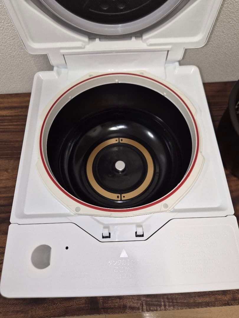 三菱 蒸気レス炊飯器 5.5合 NJ-XSC10J-W 2023年製